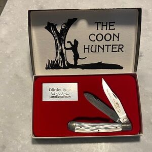 Black and White 'The Coon Hunter' Sign